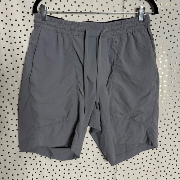 Lululemon Bowline Short *8" - Picture 2 of 7